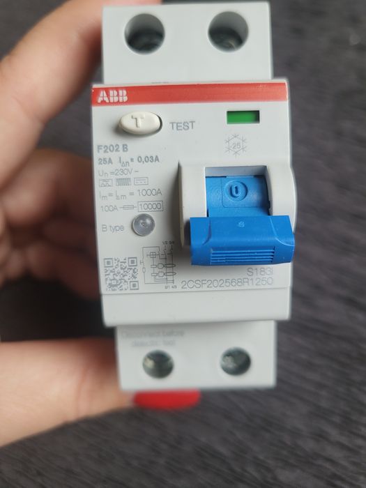 Wyłącznik roznicowoprądowy F202 B-25/0.03
Product ID:
2CSF202568R1250