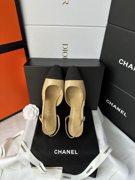 Czółenka Chanel beige leather