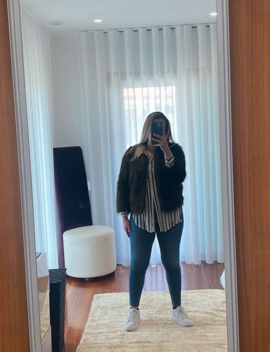 Camisa às riscas verde