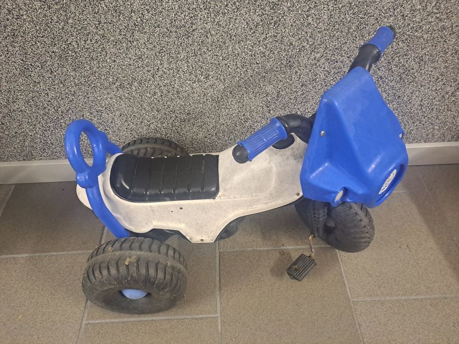 Autko dla dziecka quad, na pedaly new beetle