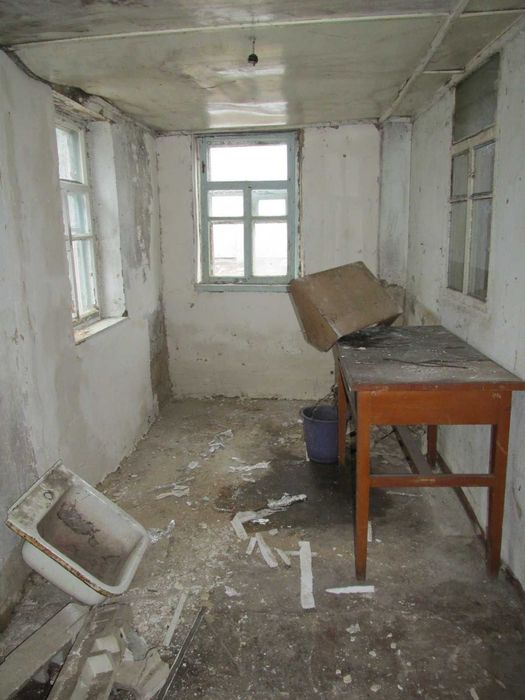 Продам будинок з газовим опаленням по вул. Нижче Польова ( 14 район )