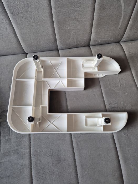 Stolik powiększający pole pracy do maszyn Juno, Janome ,Elna..