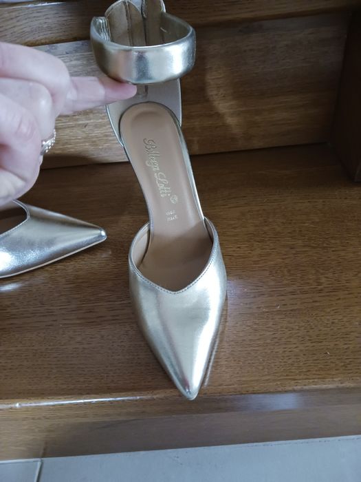 Sprzedam piekne eleganckie buty na obcasie