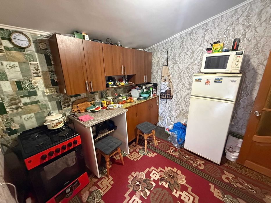 Продається двокімнатна квартира в с.Квітневе.