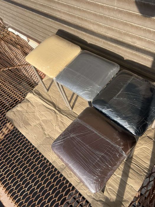 Табурет квадратний