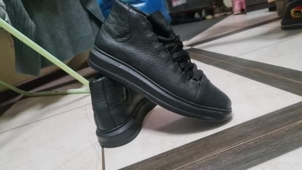 Продам мужские демисезонные ботинки