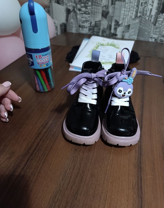 Демісезонні ботинки на дівчинку