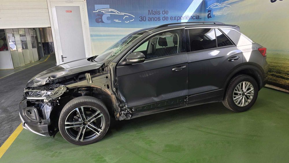 Volkswagen T-Roc 1.0 TSI  -  Salvado