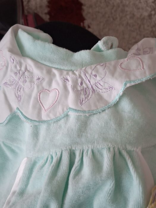 Welurowy pajacyk dla dziecka