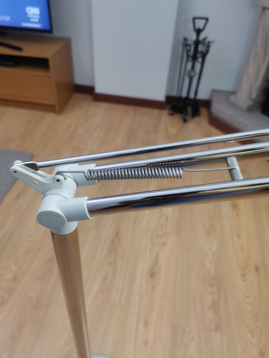 Candeeiro de Pé Alto