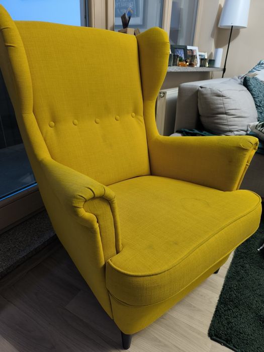 Fotel uszak IKEA STRANDMON Skiftebo żółty