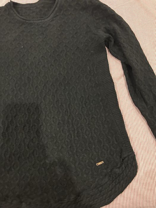 Camisola de malha cor preta