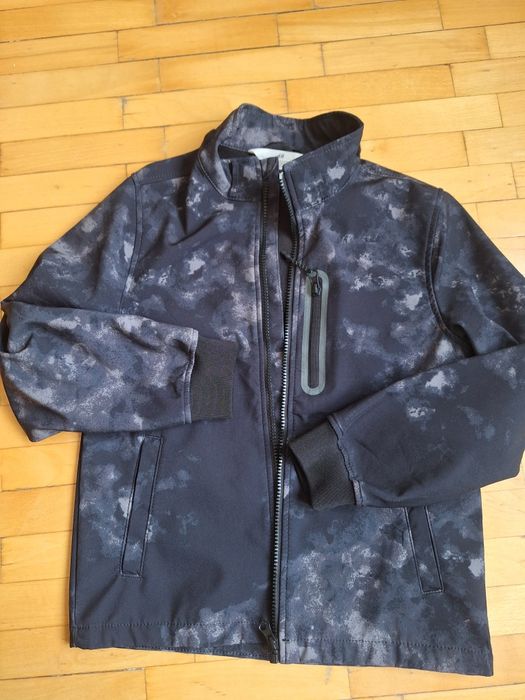 Продам вітрівку H&M