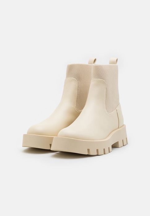 Botki na platformie Even&Odd 41