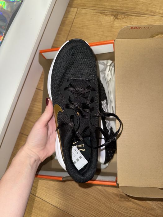 Кросівки nike revolution 7