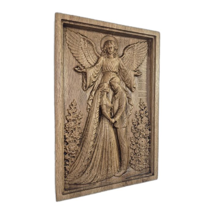 Para pod opieką anioła – dekoracja dębowa 23,5 x 35 cm