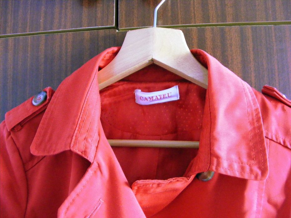 009/Płaszcz damski wiosna-jesień Camaieu czerwony rozm 40