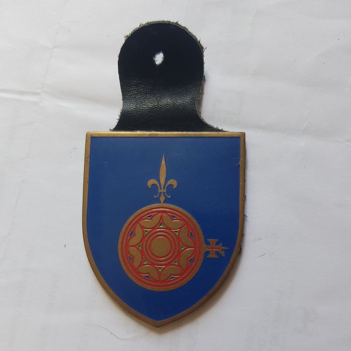 Crachas antigos em esmalte