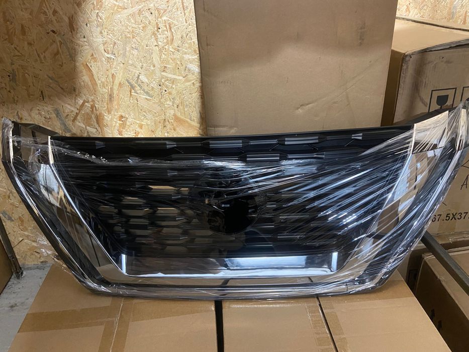 Nissan Rogue Решетка радиатора без радара 2021-2023 623106RR0A
