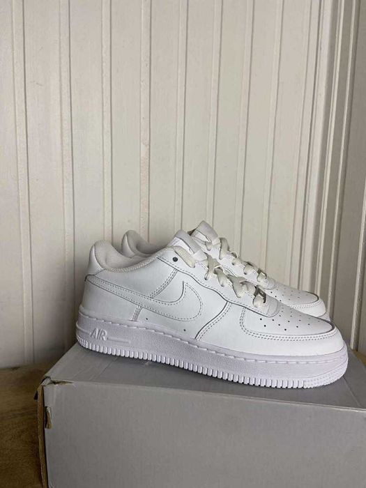 Buty używane Nike Air Force 1 Low org białe skorzane 38