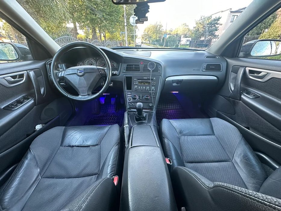 Volvo S60 2,5 T- 5 cylindrów ,Klima- gaz -210 KM -samochód doinwestowany
