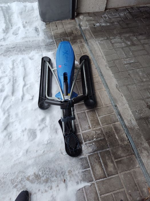 Nartosanki, skuter Hamax SnoXross