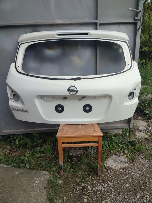Кришка багажника Nissan Qashqai