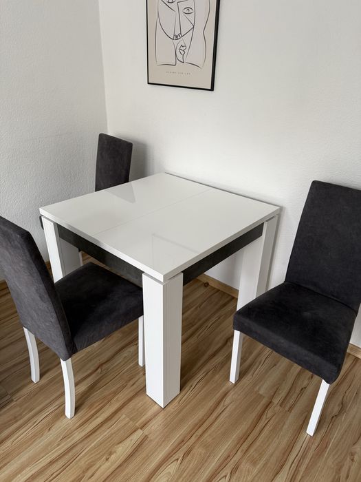 Stół rozkładany biały