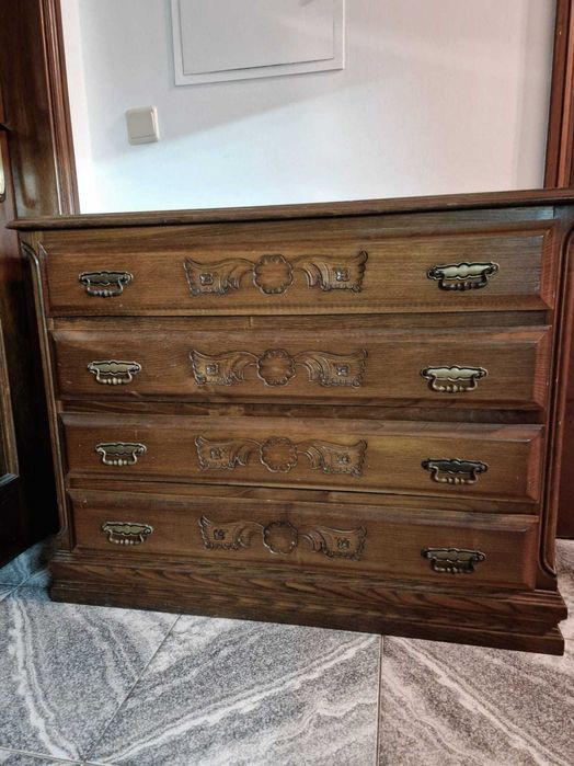 Cómoda Estilo Clássico