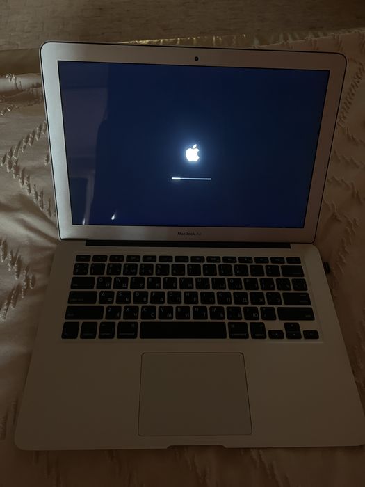 MacBook Apple Air (13-inch, early 2015)