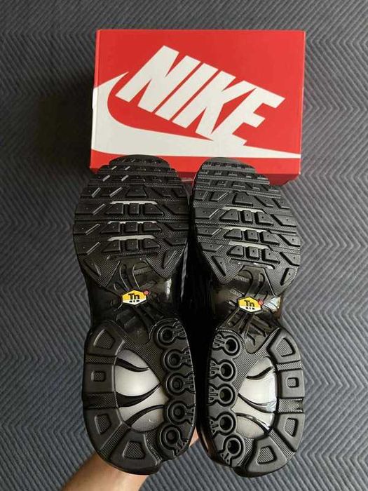 Nike_Air_Max_TN_Plus_Black R.40