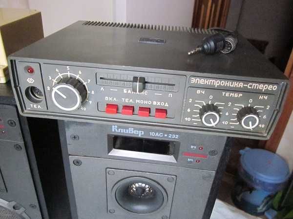 Колонки, блок живвлення ,підсилювач.