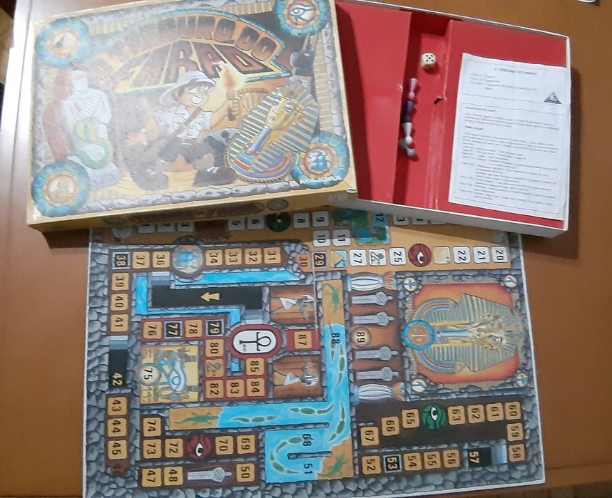 Jogo de tabuleiro A bela e o monstro e O tesouro do faraó