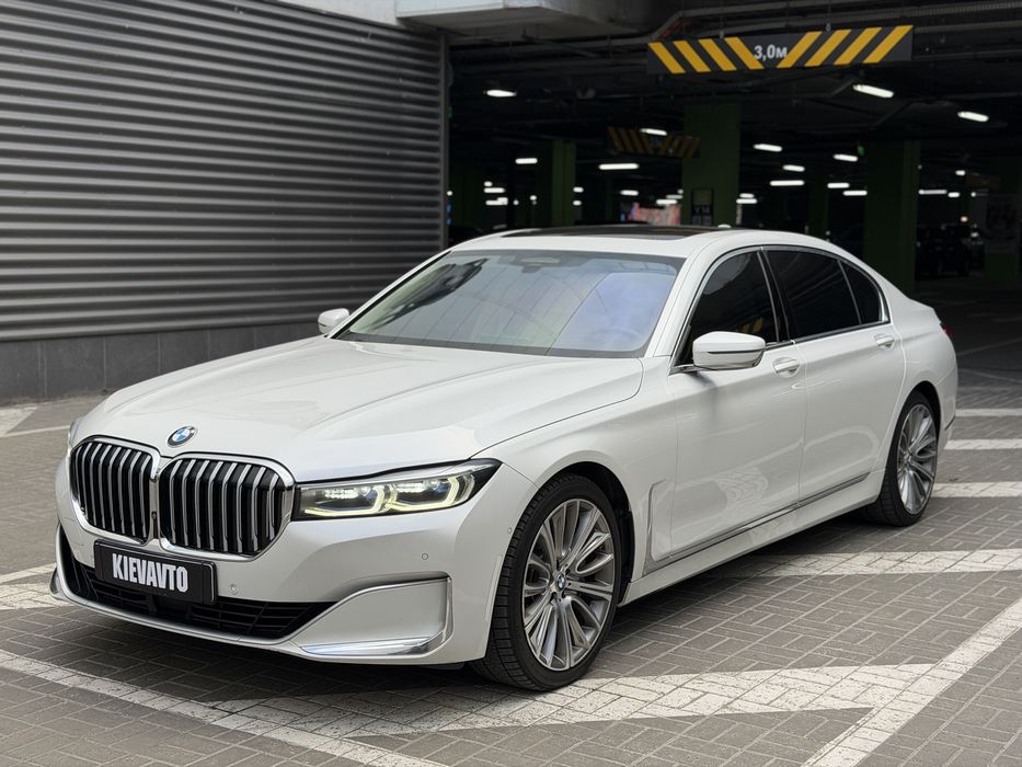 Bmw 750, 2019, 4.4 бензин.