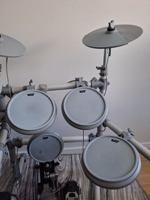 Bateria eletrónica KAT KT1 + Colunas Microtek + Banco (Pack completo de treino)