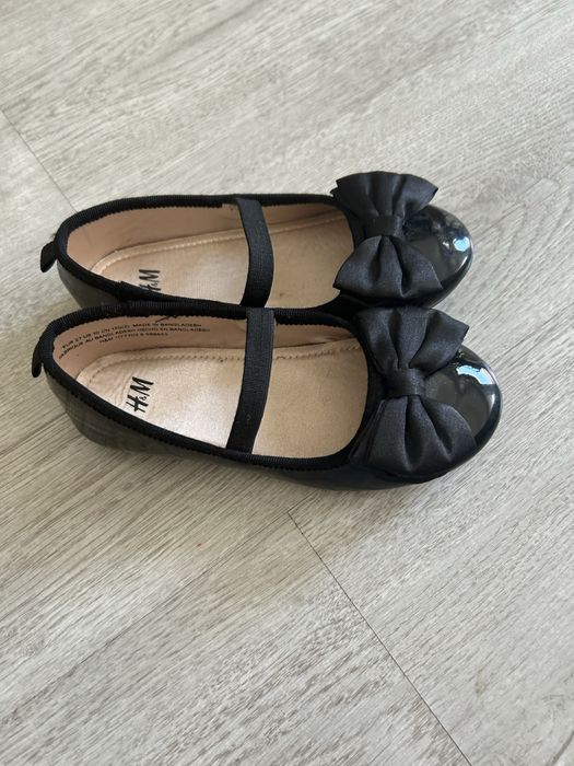 Sapatos verniz criança - loja H&M