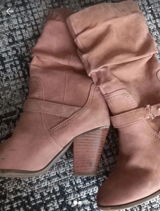 Botas de cano médio , pele macia, marca Aldo
