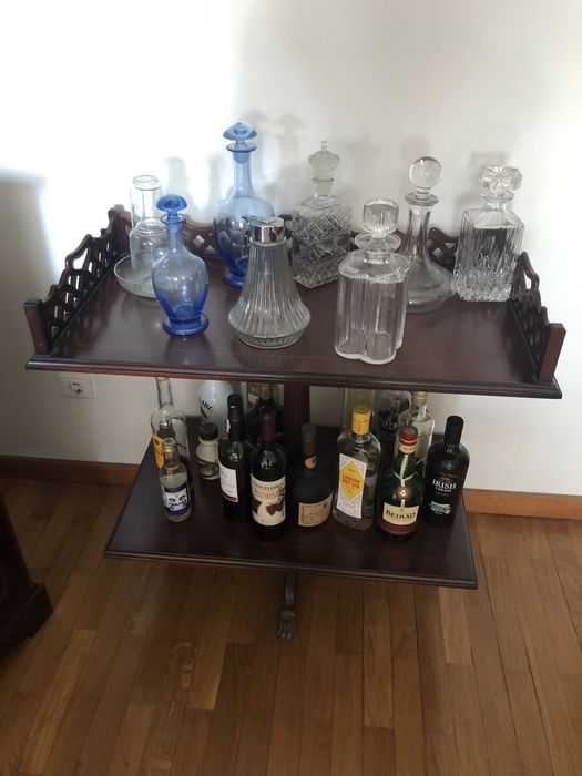 Tabuleiro bar com dois pisos 8 & 80