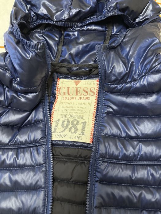 Жіноча куртка Guess розмір S