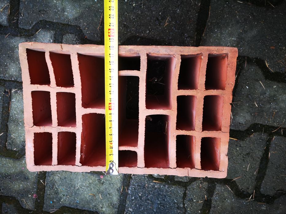 Pustak ceramiczny cegła