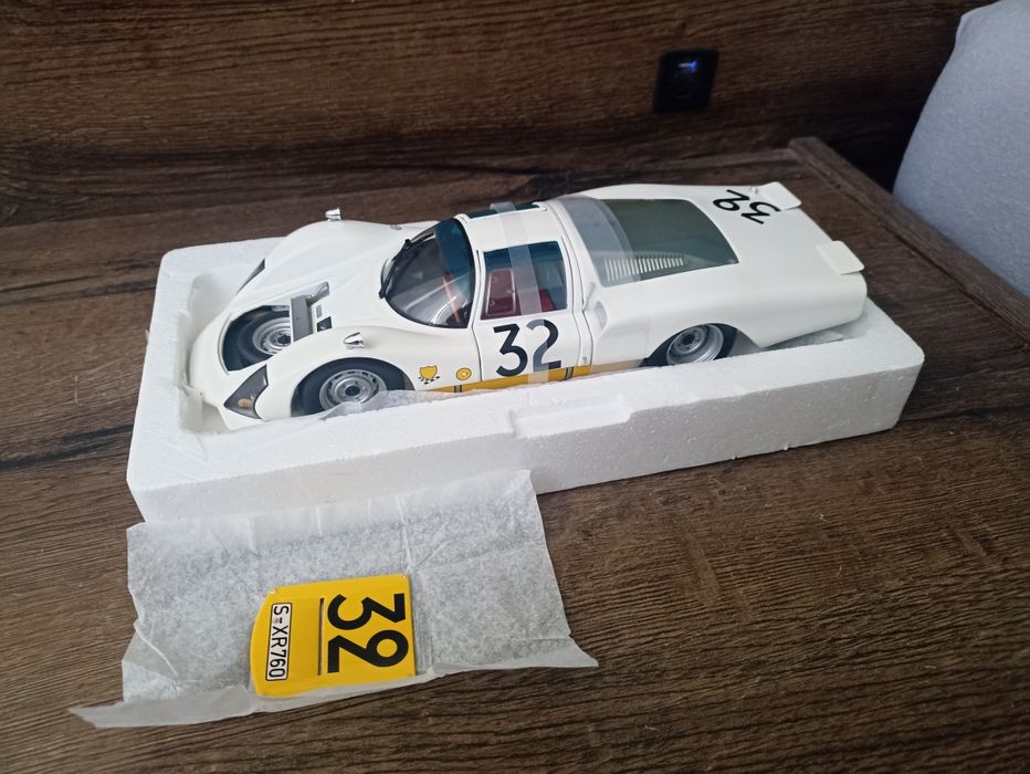 Porsche 906 LH 24le mans - minichamps 1/18