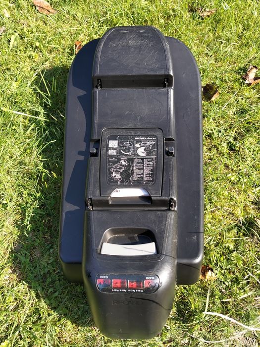 Recaro Privia z bazą ISOFIX