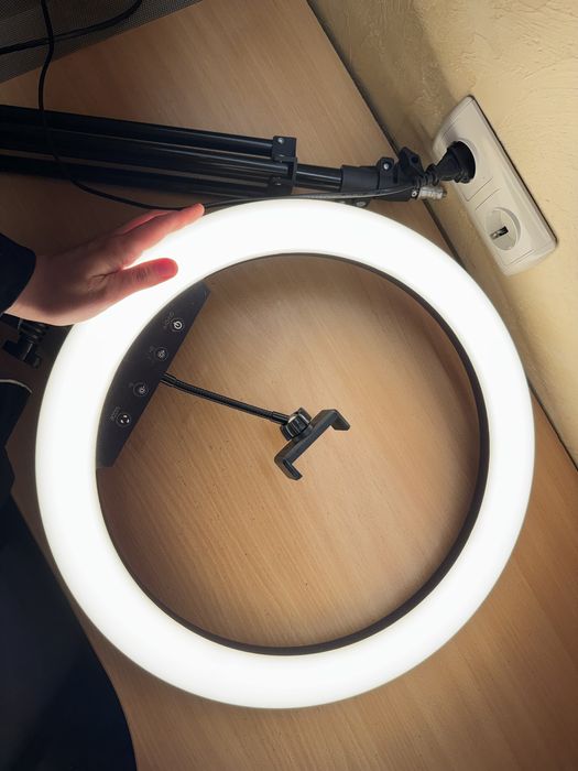 Лампа кільцева 45 см. зі штативом