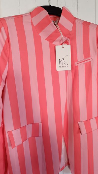 Blazer Inspiração "Zara "com uma gola subida de estilo mandarim. L/Xl. Novo com etiqueta