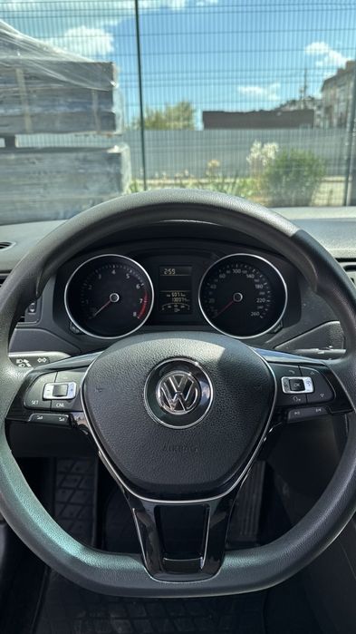Продаю власний Volkswagen Jetta VI 2015