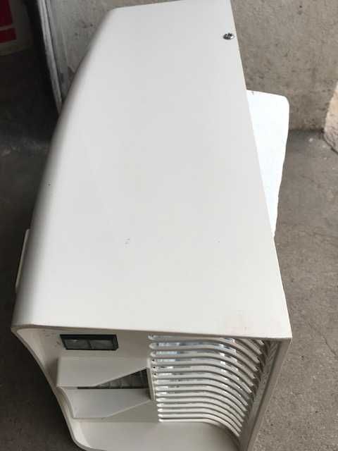 Secador de mãos em estado novo