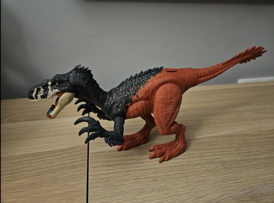 Jurassic World Megaraptor dinossauro articulado 33 cm NOVO ENVIO GRÁT