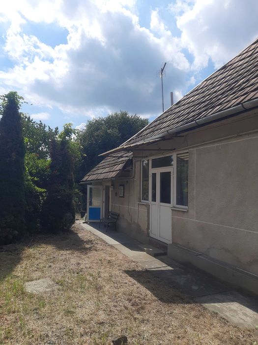 Продаю будинок із земельною ділянкою в м.Чоп