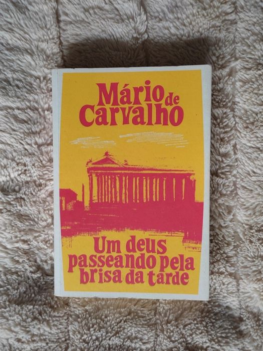 Livro "Um Deus passeando pela brisa da tarde" de Mário de Carvalho