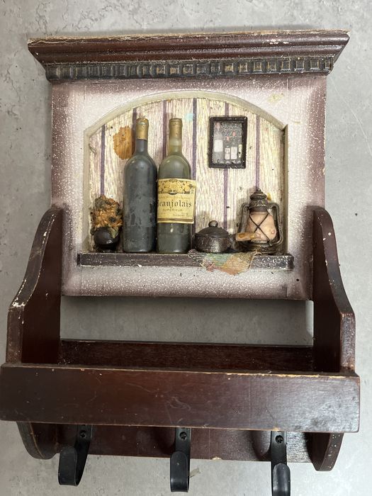 Винтажная ключница ,диорама -миниатюрная сцена с различными предметами